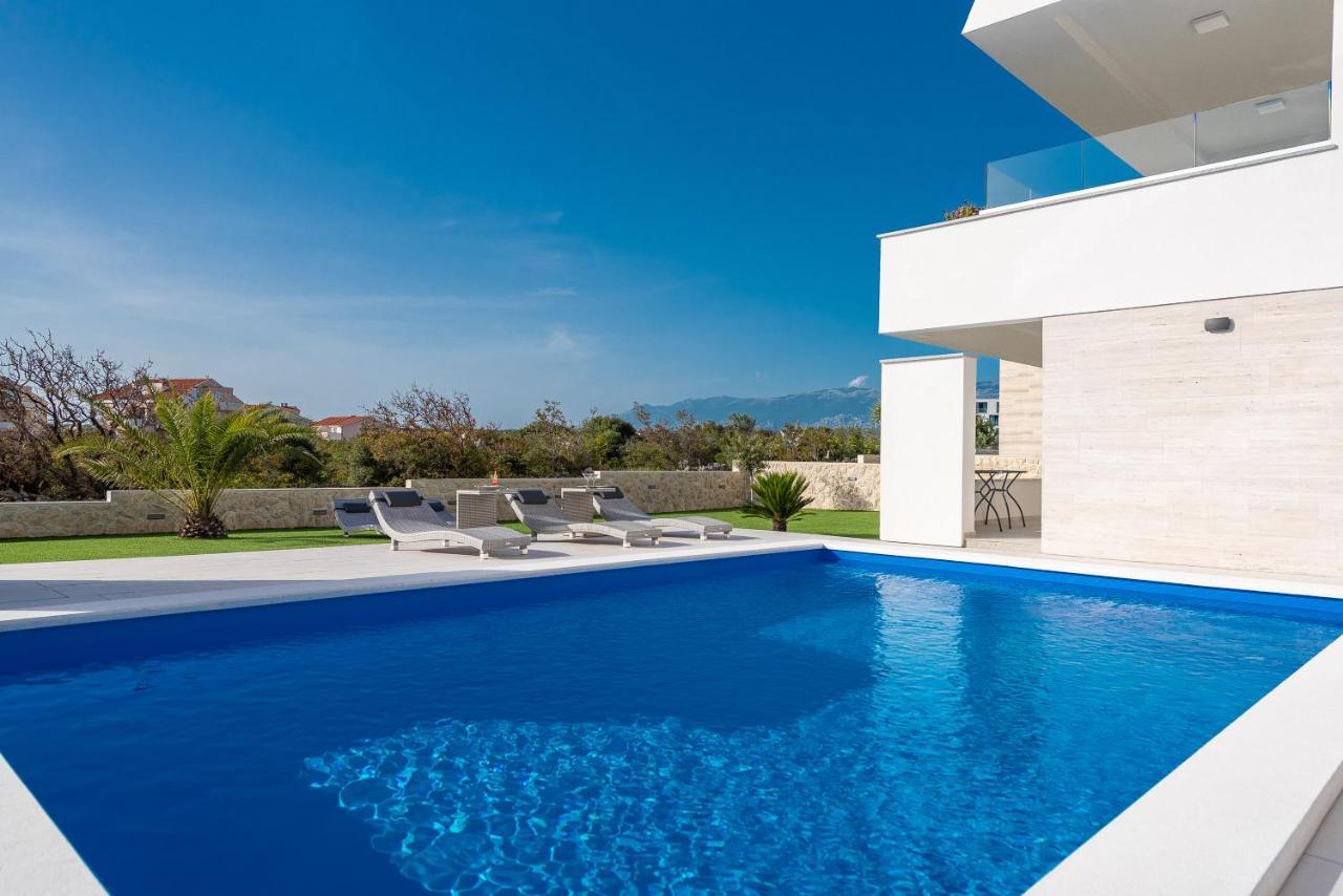 Apartments & Rooms Pool Villas Maris Novalja Dış mekan fotoğraf