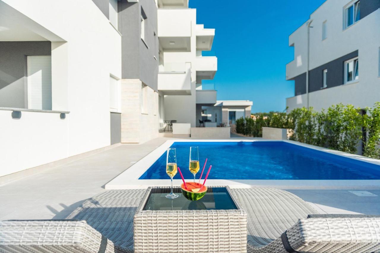Apartments & Rooms Pool Villas Maris Novalja Dış mekan fotoğraf